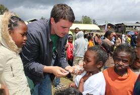 Vrijwilligerswerk in Madagaskar:Als vrijwilliger help je mee bij de organisatie van een zomerkamp voor schoolkinderen in Madagaskar. Als vrijwilliger help je mee bij de organisatie van een zomerkamp voor schoolkinderen in Madagaskar.