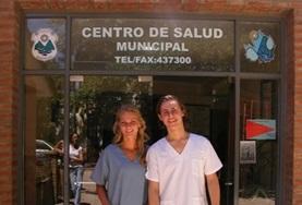Vrijwilligerswerk in Argentinië:Vrijwilligers op het geneeskunde project in Argentinië doen medische ervaring op in een lokaal ziekenhuis. Vrijwilligers op het geneeskunde project in Argentinië doen medische ervaring op in een lokaal ziekenhuis.