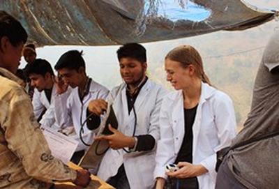 Vrijwilligerswerk in Nepal:Als je geneeskunde vrijwilligerswerk in Nepal doet kun je meekijken met lokale artsen. Als je geneeskunde vrijwilligerswerk in Nepal doet kun je meekijken met lokale artsen.