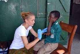 Vrijwilligerswerk in Madagaskar:Als vrijwilliger op het Public Health project in Madagaskar kun jij helpen bij medische controles op het platteland. Als vrijwilliger op het Public Health project in Madagaskar kun jij helpen bij medische controles op het platteland.