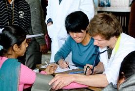 Vrijwilligerswerk in Nepal:Werk als vrijwilliger samen met lokale verpleegkundigen bij de behandeling van patienten in Nepal. Werk als vrijwilliger samen met lokale verpleegkundigen bij de behandeling van patienten in Nepal.