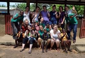 Groepsreizen kerstvakantie:Tijdens de groepsreis in de kerstvakantie zet je je samen met andere vrijwilligers in op het gebied van geneeskunde in Ghana. Tijdens de groepsreis in de kerstvakantie zet je je samen met andere vrijwilligers in op het gebied van geneeskunde in Ghana.