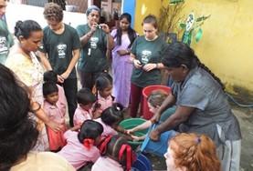 Groepsreizen kerstvakantie:Als vrijwilliger kun je kinderen in Sri Lanka meer leren over hygiene tijdens de groepsreis in de kerstvakantie. Als vrijwilliger kun je kinderen in Sri Lanka meer leren over hygiene tijdens de groepsreis in de kerstvakantie.