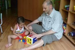 Vrijwilligerswerk in Vietnam:Een ervaren psycholoog werkt als vrijwilliger met autistische kinderen in Vietnam. Een ervaren psycholoog werkt als vrijwilliger met autistische kinderen in Vietnam.