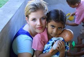 Sociaal vrijwilligerswerk met kinderen in het buitenland:Werk met kinderen tijdens sociaal vrijwilligerswerk in kleuterscholen in Fiji. Werk met kinderen tijdens sociaal vrijwilligerswerk in kleuterscholen in Fiji.